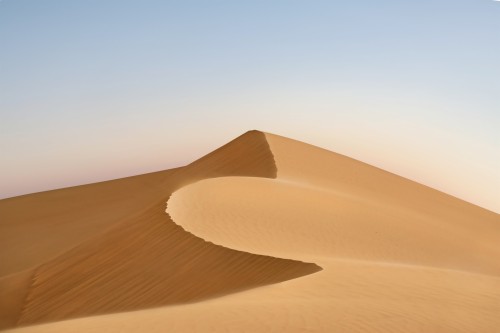 Macbook Proの壁紙 砂漠 Erg 砂 砂丘 白い 歌う砂 空 サハラ Wallpaperkiss