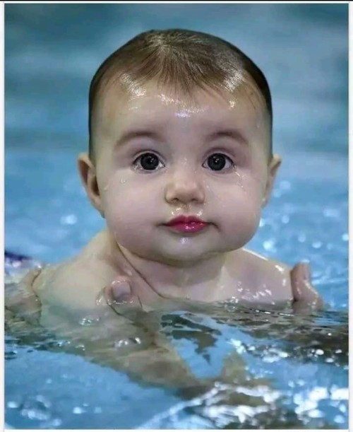 Fond D Ecran Bebe Hd Enfant Visage Bebe Tete Bambin La Natation Baignade Wallpaperkiss