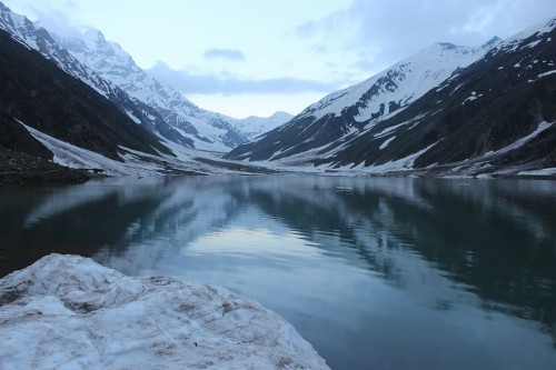 パキスタンの壁紙 山 水域 自然 自然の風景 氷河湖 タルン 山脈 Wallpaperkiss