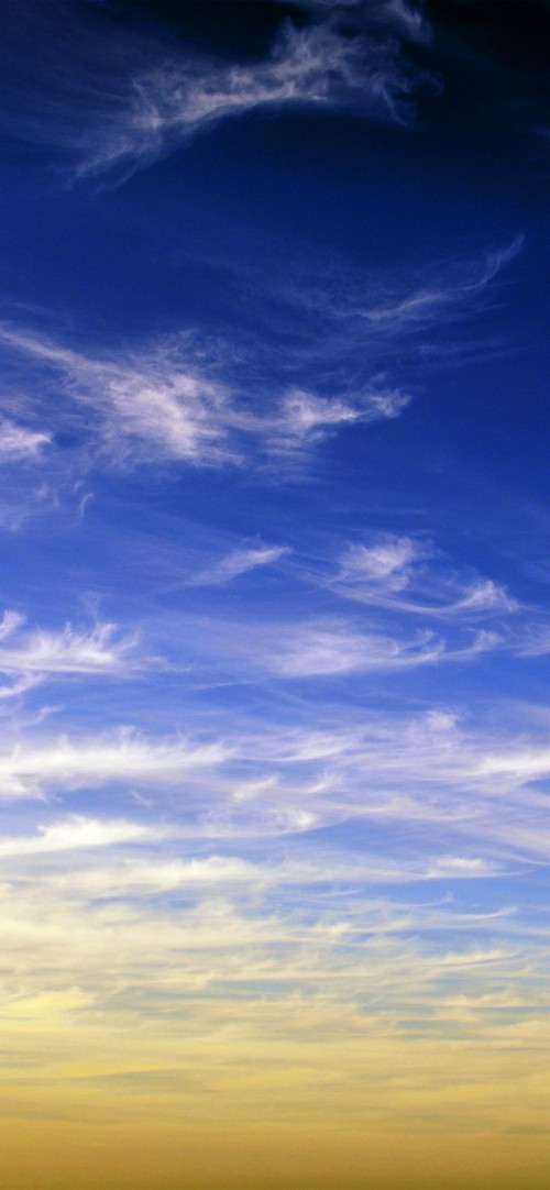 雲iphone壁紙 空 青い 昼間 雲 雰囲気 自然の風景 地平線 穏やかな Wallpaperkiss