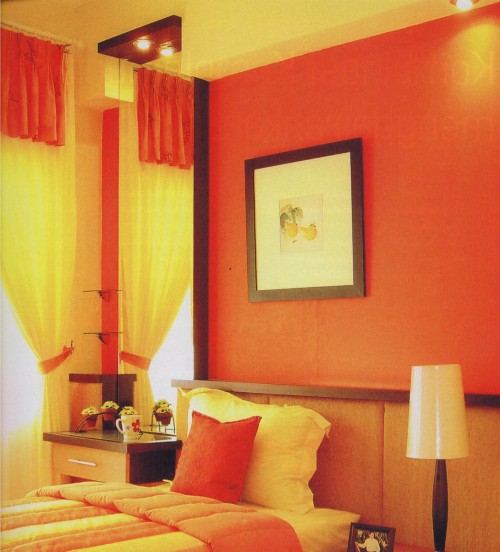 壁紙とペイントの組み合わせのアイデア ルーム オレンジ 赤 インテリア デザイン 黄 家具 財産 壁 天井 ベッド Wallpaperkiss