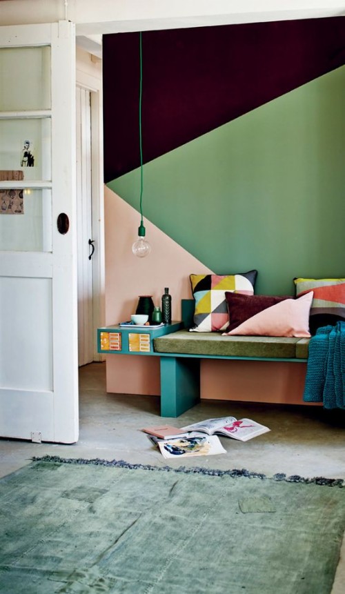 壁紙とペイントの組み合わせのアイデア ルーム 青い ターコイズ 緑 家具 床 インテリア デザイン 壁 棚 家 Wallpaperkiss