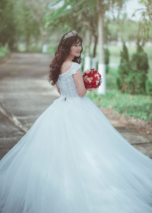ウェディングドレスの壁紙 ヘア かぶと 花嫁 写真 衣類 ウェディングドレス Wallpaperkiss