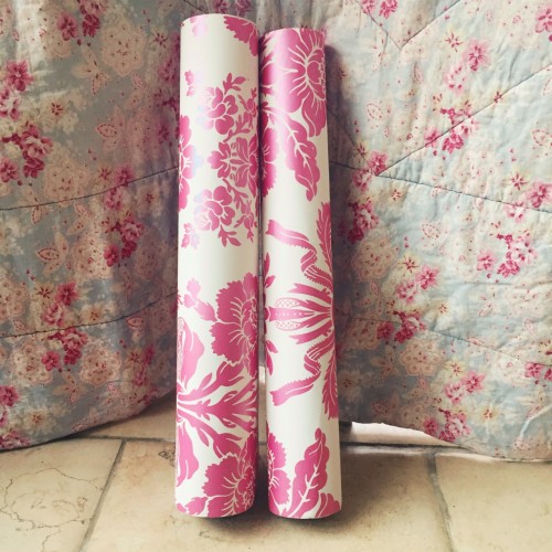 ローラアシュレイピンク壁紙 ピンク 傘 繊維 工場 パターン Wallpaperkiss