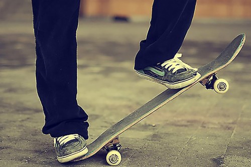 スケートボードの壁紙のhd ロングボーディング ロングボード スケートボード スケートボード スポーツ用品 人間の脚 Wallpaperkiss